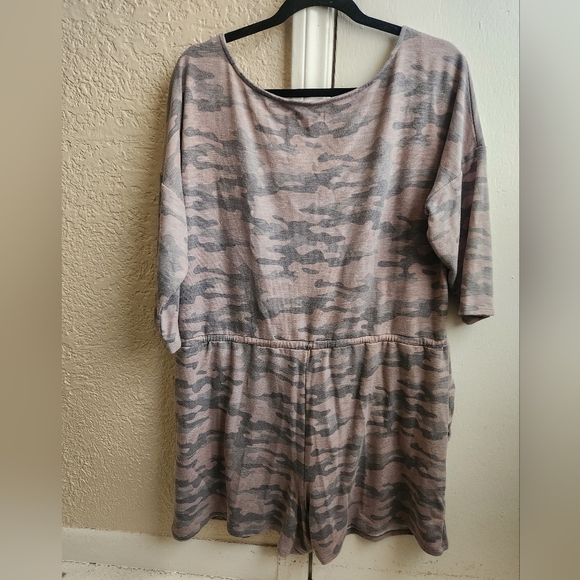 maurices- 24/7 camo romper - Picture 4 of 10